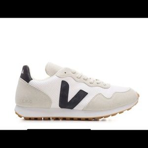 Brand new Veia SDU RT sneakers!